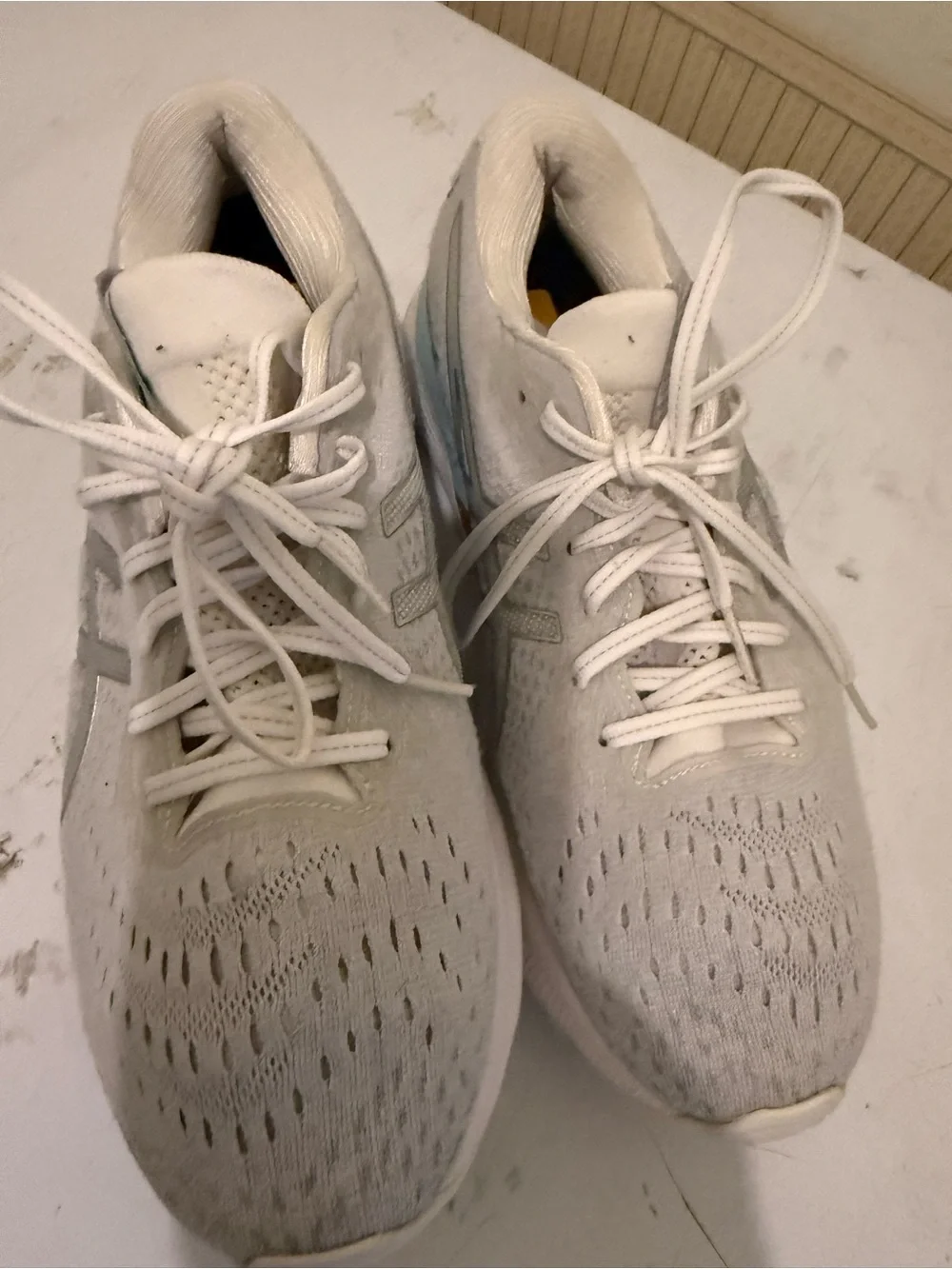 Men's Athletic Running Shoes - Cream Knit Upper